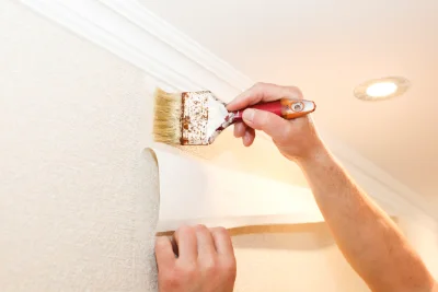 Pose de papier peint à Ozerailles — revêtements muraux et toiles de verre